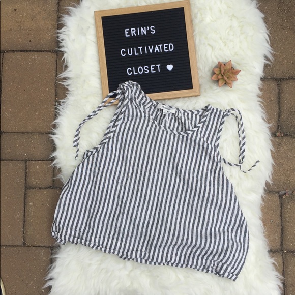 Madewell Tops - Madewell linen crop top size small!